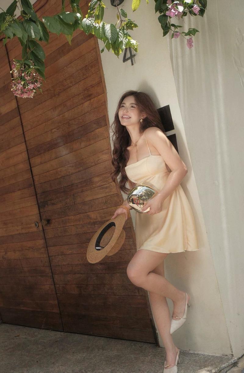 Người đẹp ánh mắt trong veo cuốn hút