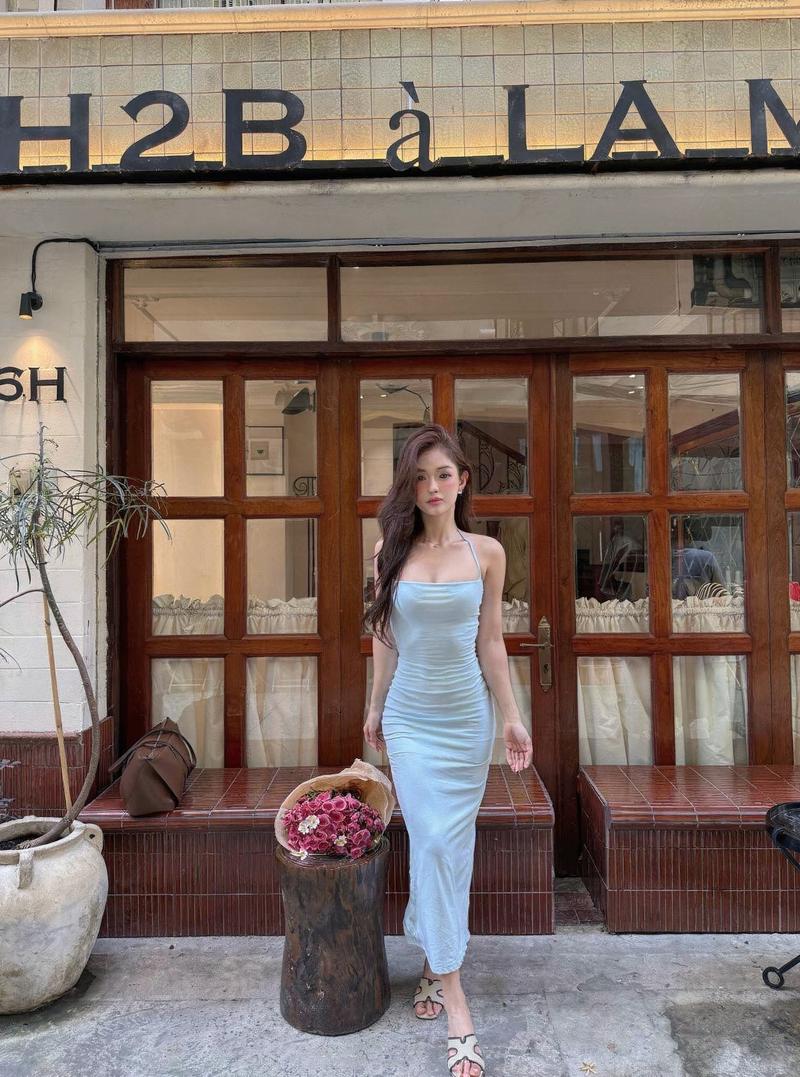 Nữ beauty vẻ ngoài dịu dàng quý phái
