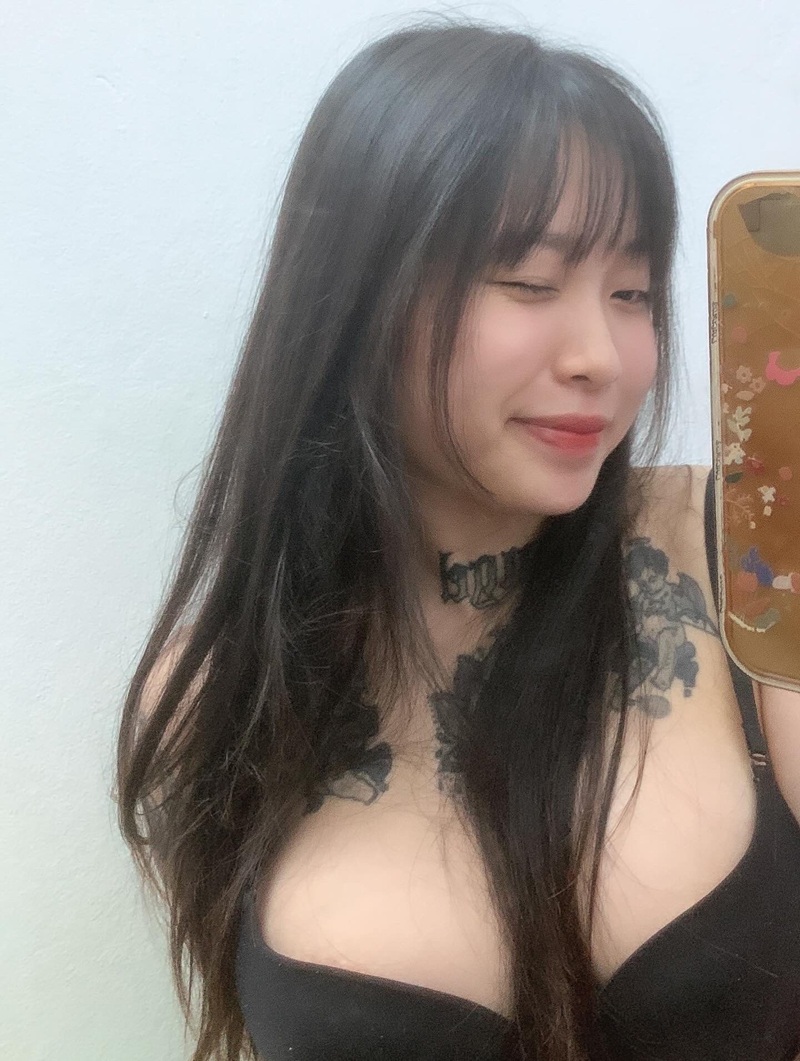 Hot Mphuongggg nude quỳ bú cặc khổng lồ