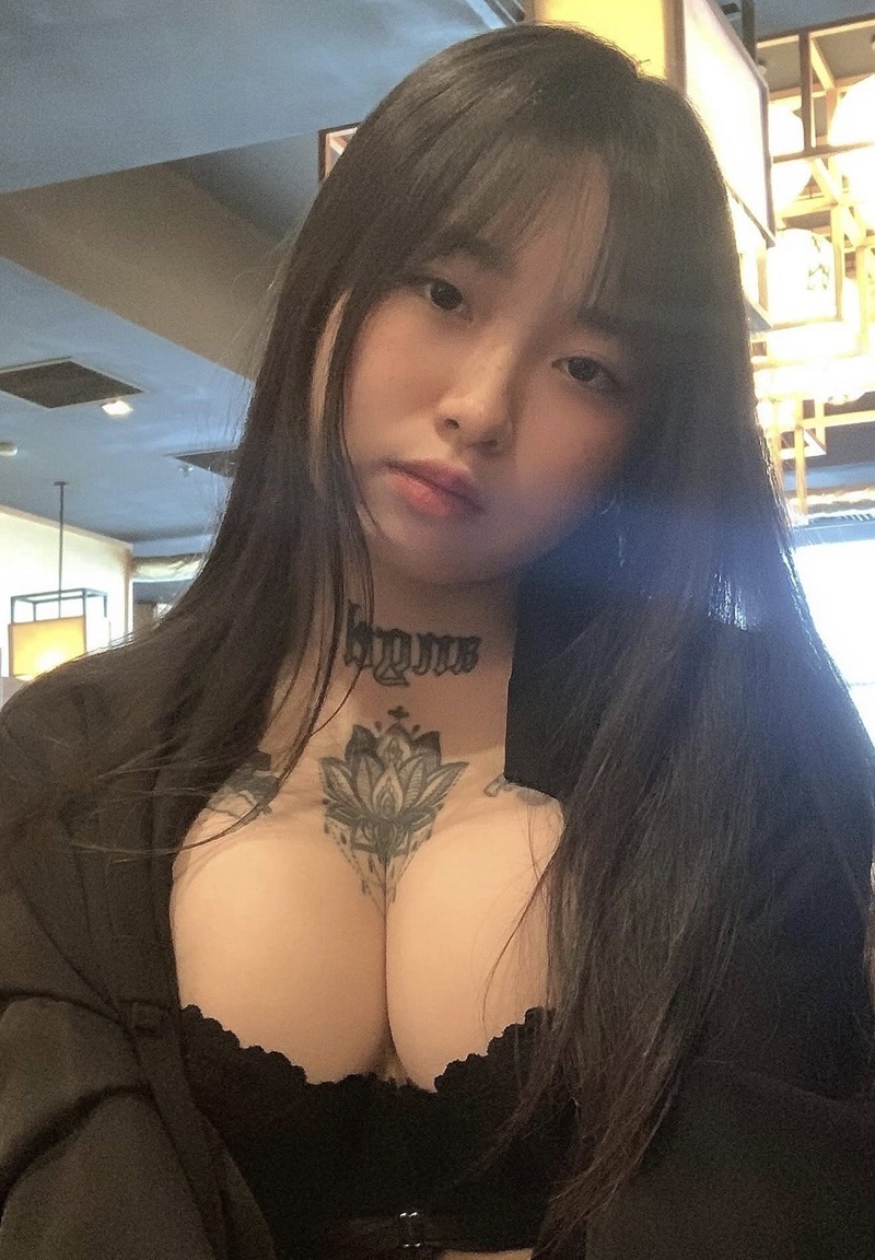 Tinh nóng tràn đầy miệng Mphuongggg nude