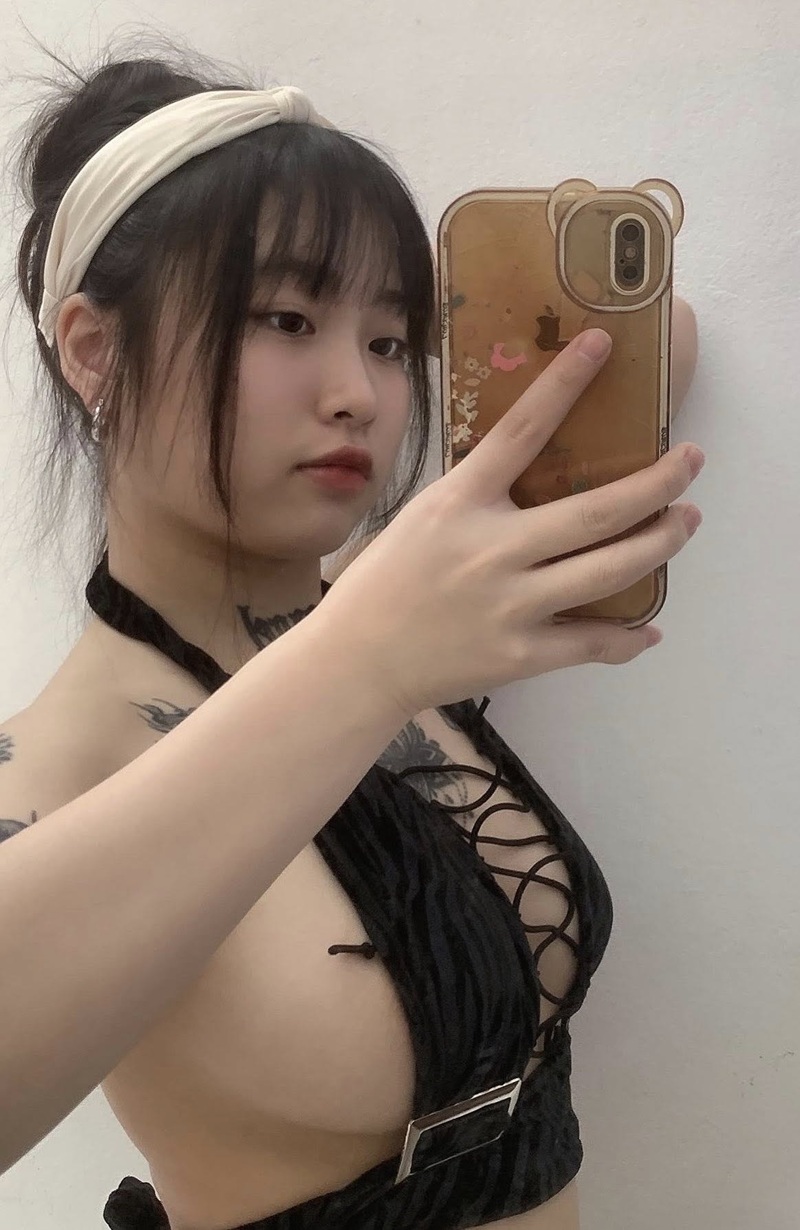 Vú căng bị véo đỏ Mphuongggg nứng