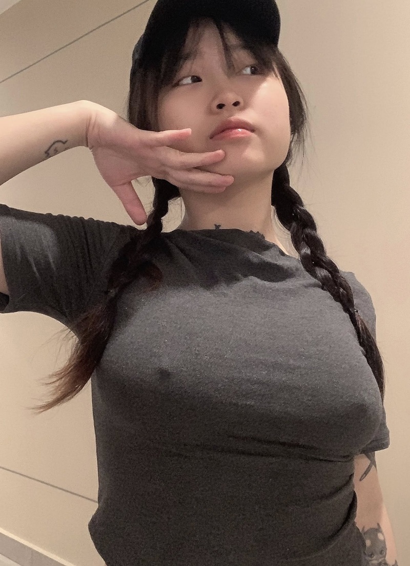 Dang rộng hai chân chờ cặc Mphuongggg leak