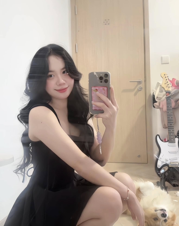 Hình ảnh Sammy Đào với phong cách thời trang hiện đại